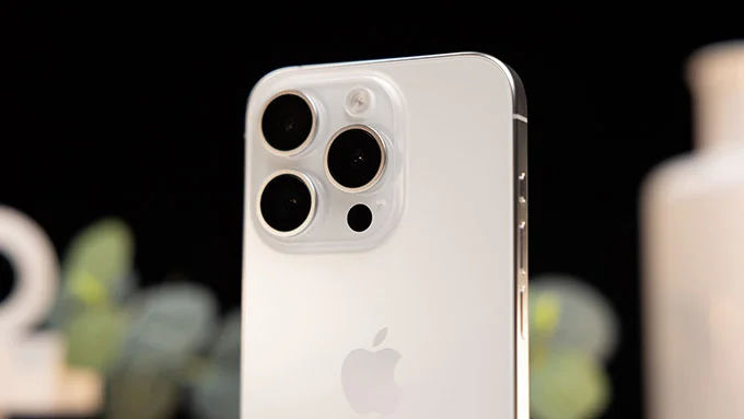 iphone-16-pro-se-co-camera-tetraprism-zoom-5x-tuong-tu-iphone-15-pro-max-va-iphone-16-pro-max-...png